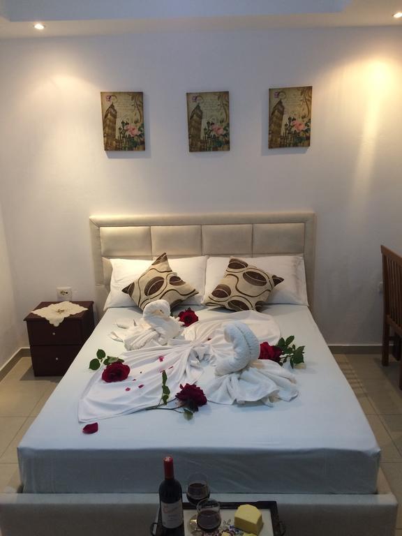 Hotel Soan Sarandë エクステリア 写真