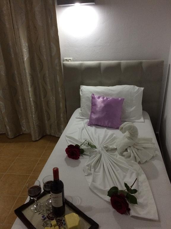 Hotel Soan Sarandë エクステリア 写真