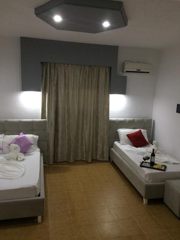 Hotel Soan Sarandë エクステリア 写真